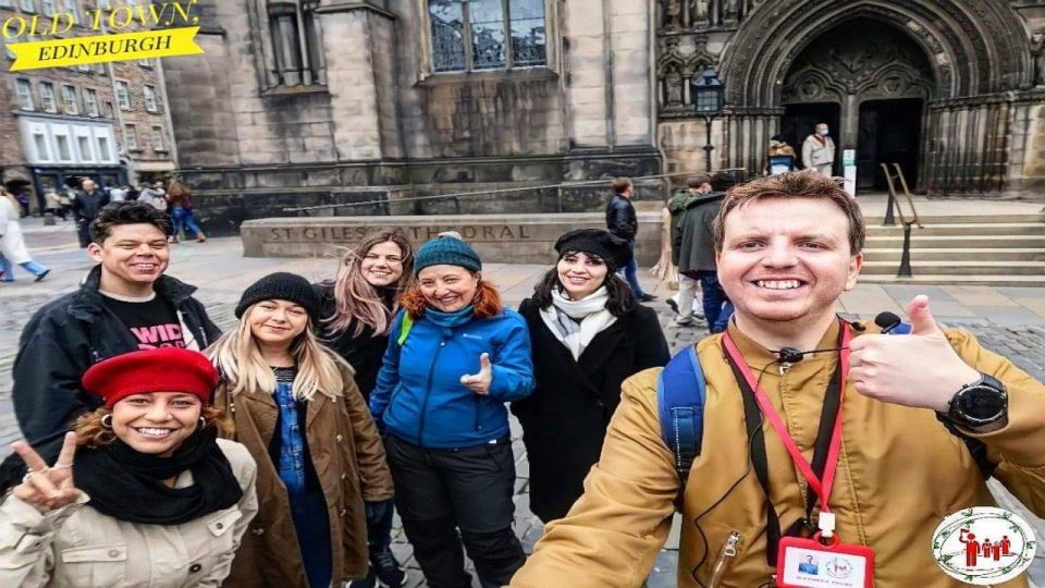 Edinburgh: Heart Of Old Town Private Walking Tour - Group Size and Duration