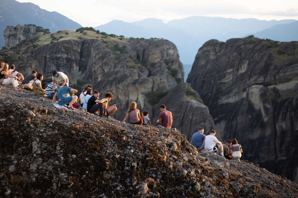 From Athens: Meteora Day Trip by Bus With Optional Lunch - Exploring the Monasteries