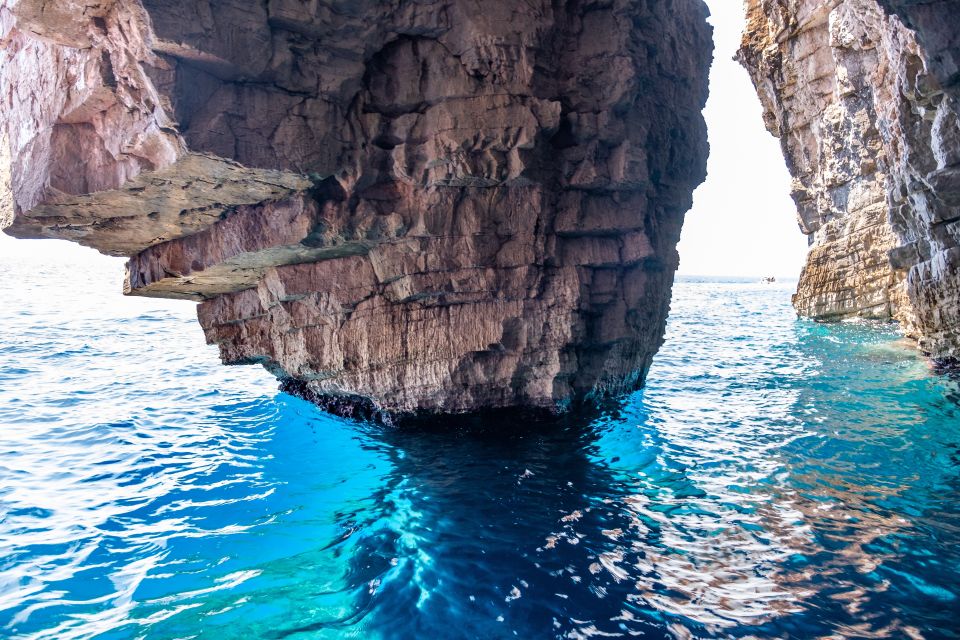 From Milna or Supetar: Magical Blue Cave Island Hopping - Botanical Garden Relaxation