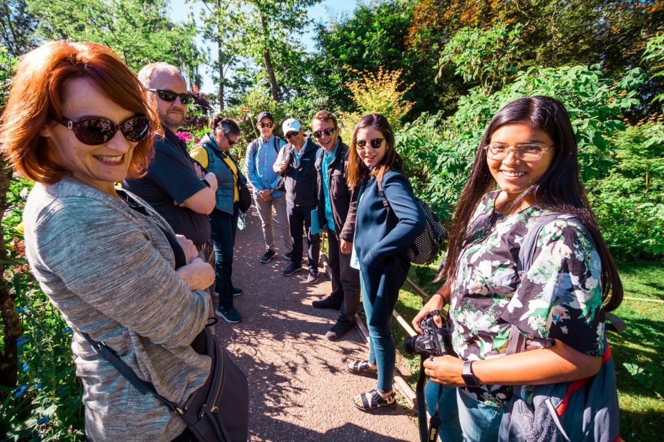 From Paris: Guided Day Trip to Monets Garden in Giverny - Visiting Monets Tomb