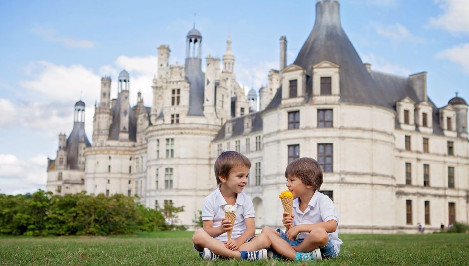 From Paris: Loire Valley Castles Tour With Hotel Transfers - Logistics