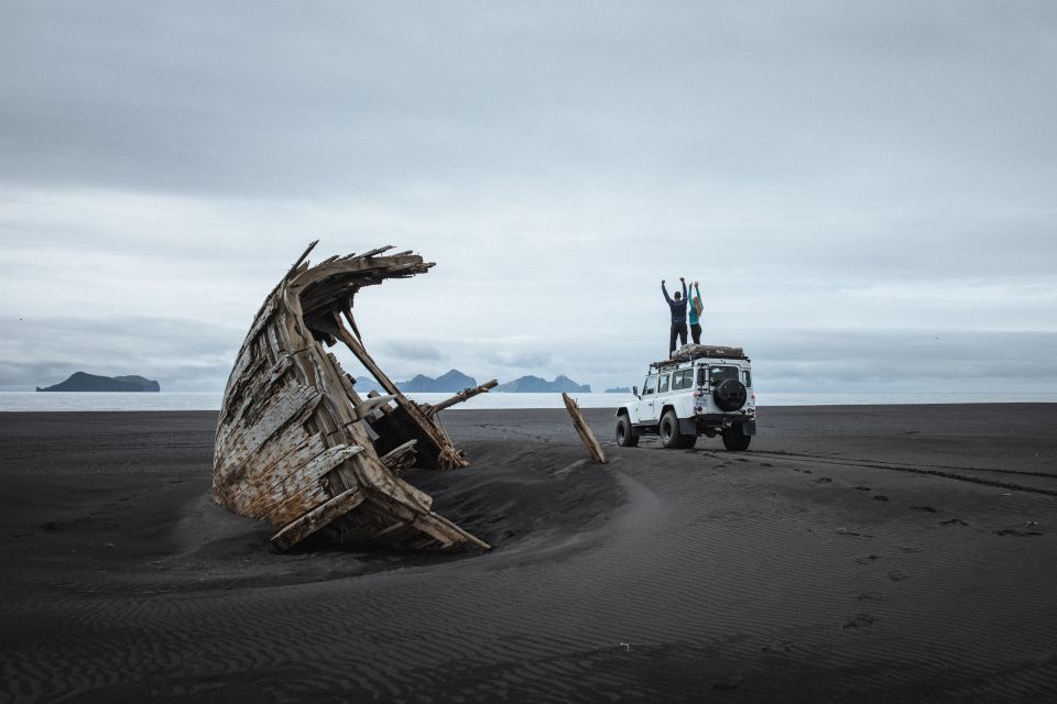 From Reykjavik: South Coast Private Tour With a Photographer - Exploring Gljufrabui Waterfall