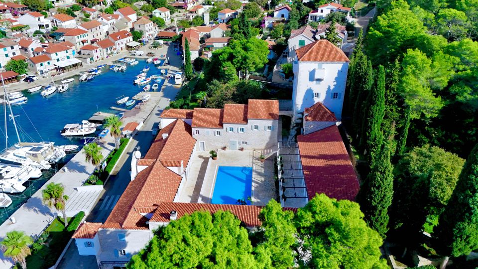 From Split: Private Hvar and Pakleni Island Cruise and Tour - Exploring Historic Towns