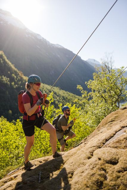 Geiranger: Rappelling Tour With Epic View - Tour Duration and Group Size