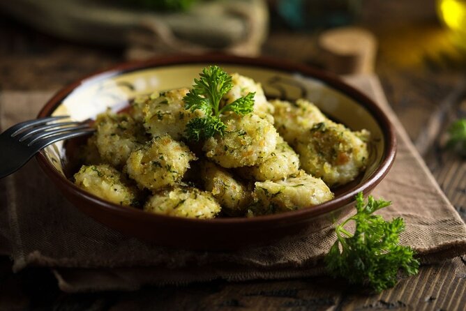 Gnocchi-making Cooking Class in Rome, Piazza Navona - Sipping on Italian Beverages