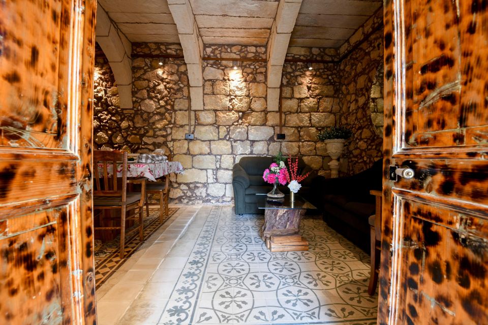 Gozo: Traditional and Local Breakfast in a Historic Building - Additional Perks