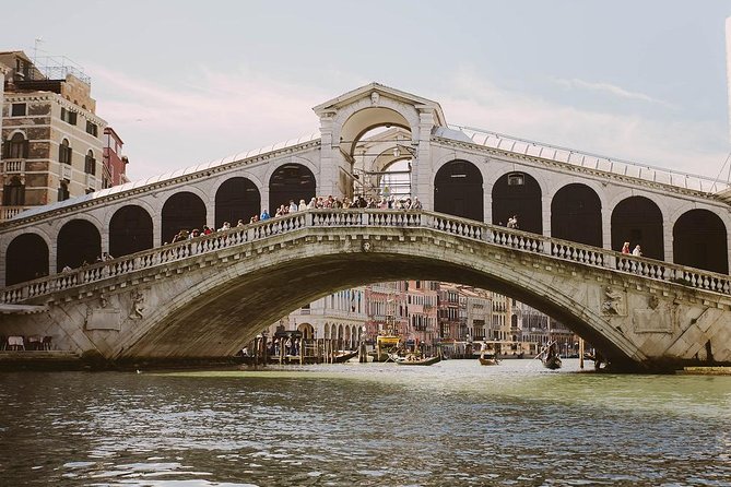 Grand Canal Boat Private Tour: Murano and Burano 4 Hrs - Accessibility and Dress Code