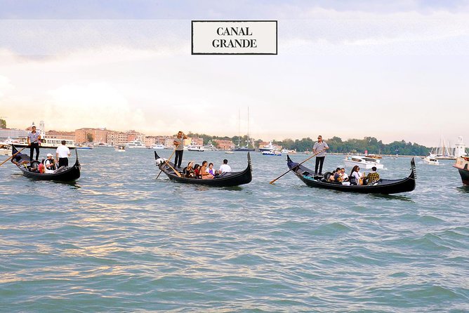 Grand Canal Gondola Serenade With Your Carnival Mask - Carnival Mask and Onboard Entertainment