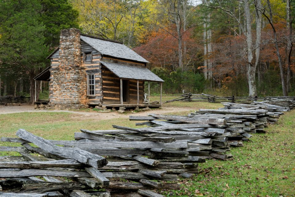 Great Smoky Mountains NP & Cades Cove Self-Guided Tour - Exploring Cades Cove