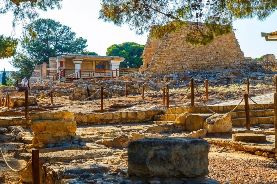 Heraklion: Archeological Museum of Heraklion Entrance & Tour - Connections to Knossos Palace