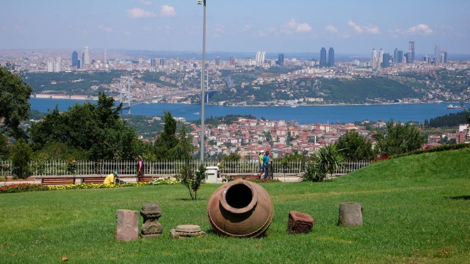 Istanbul: Full-Day Tour of 2 Continents and Bosphorus Cruise - Cruising the Bosphorus