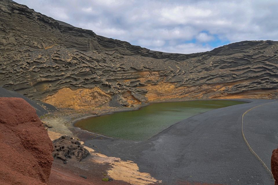 Lanzarote: Volcanos of Timanfaya and Caves Tour With Lunch - Tips for Your Visit