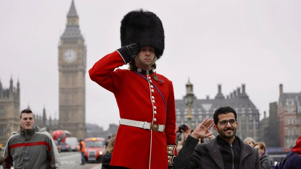 London: Private Tour “From Big Ben to Buckingham” - About the Guide