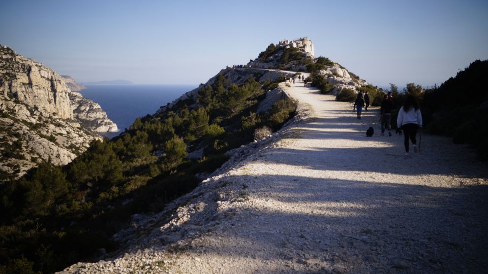 Marseille: Calanques National Park Guided Hike With Picnic - Considerations for Participants