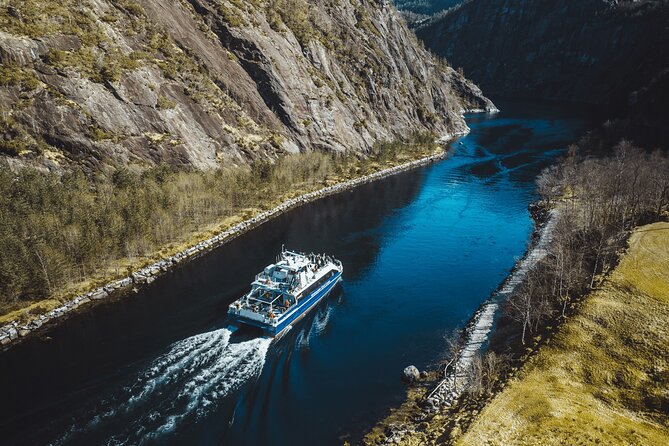 Mostraumen Fjord Cruise - Scenic Highlights Along the Route