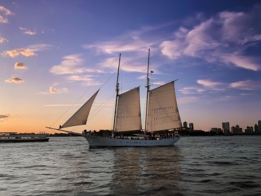 Nyc: Statue of Liberty Day Sail With Onboard Bar - Onboard Activities