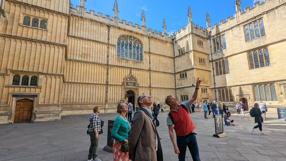 Oxford: Pre-Raphaelite Walking Tour With Exeter College - College Entry Availability