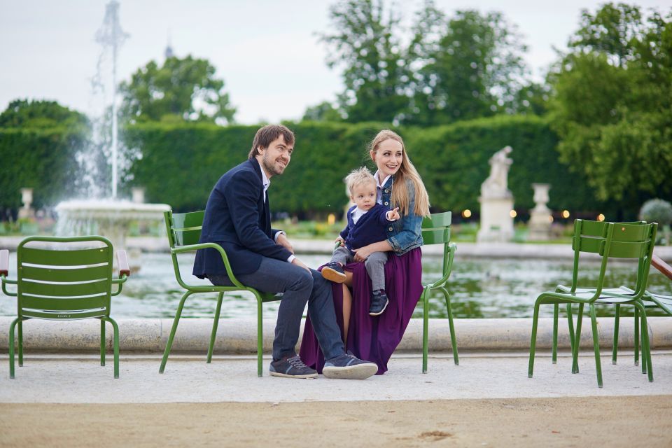 Paris: Louvre and Royal Gardens Private Photowalk - High-Quality Image Downloads