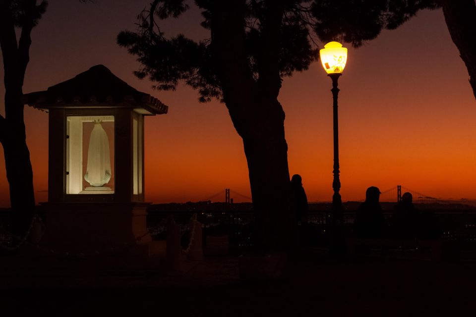 Photograph Lisbon at Night Walking Tour With a Photographer - Recap