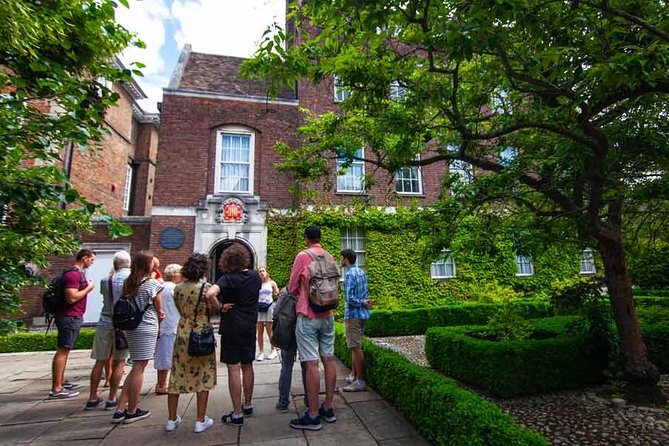 Private 2-Hour Cambridge Walking Tour With University Alumni Guide - Accessibility and Physical Requirements