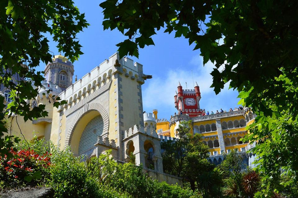 Sintra: Pena Palace. Regaleira. Cabo Da Roca & Cascais - Optional Moors Castle