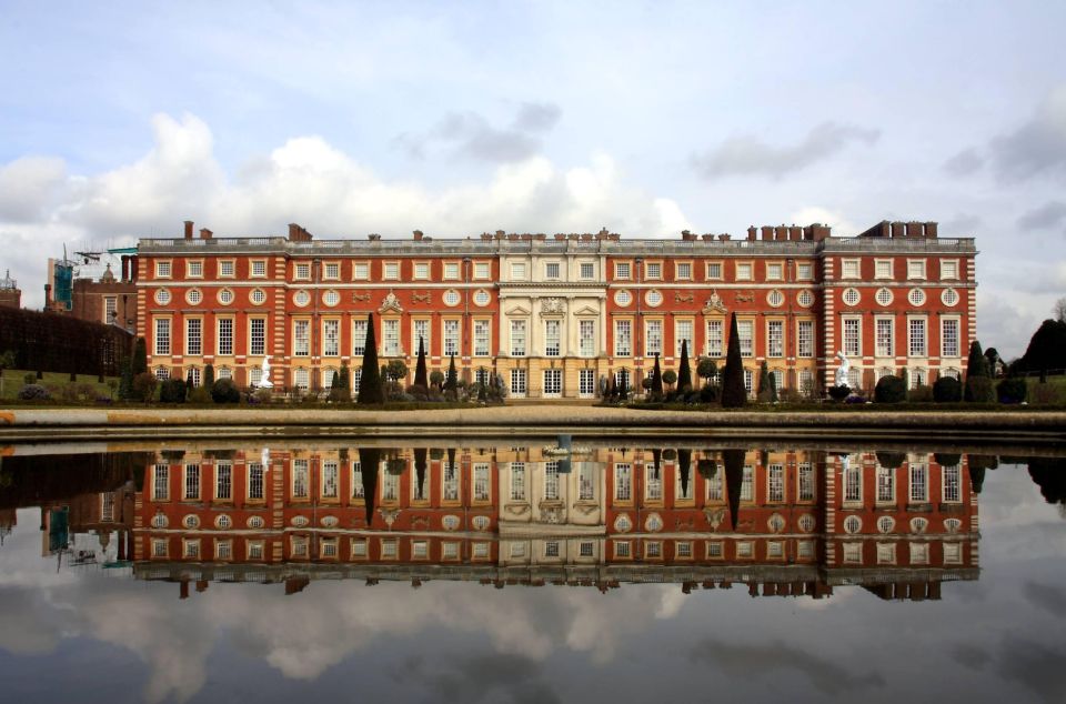 Skip-The-Line Hamptoncourtpalace Guided Day Trip From London - Explore Hampton Court Palace