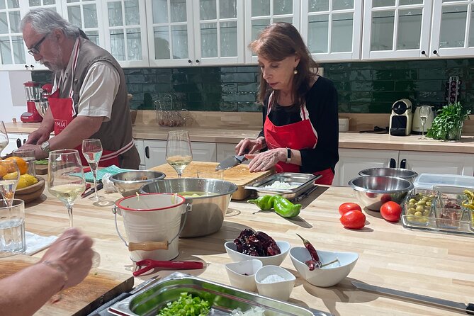 Small-Group Immersive Basque Cooking Class in Bilbao With Open Bar - Getting to the Venue