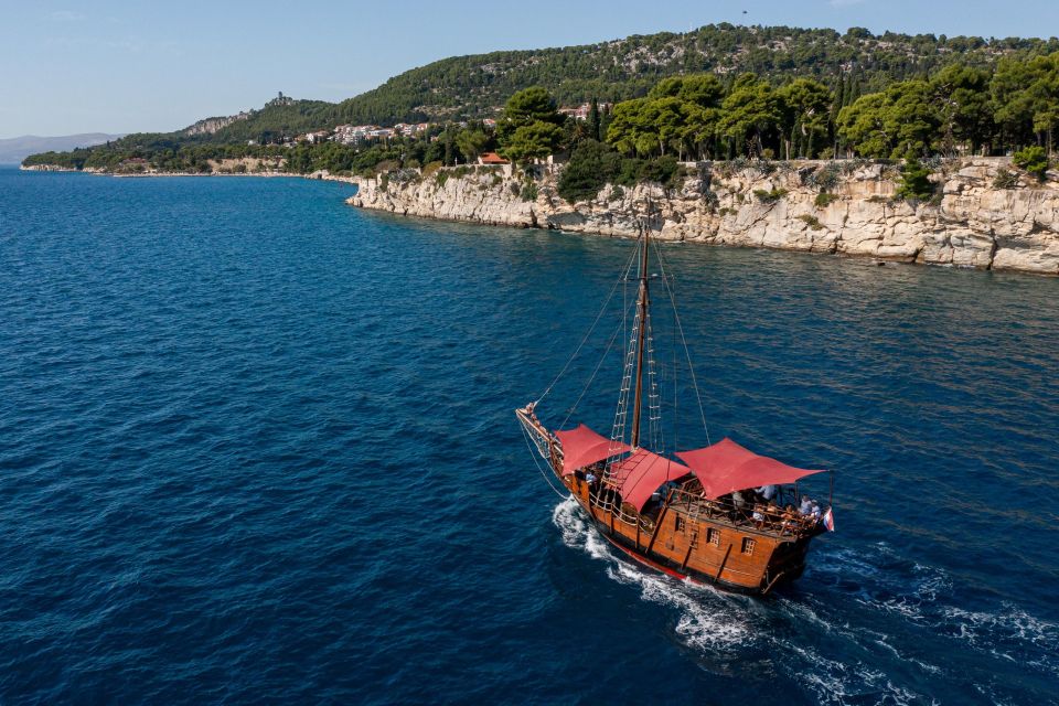 Split: Cruise on Columbos Pirate Ship Santa Maria - Relax With Drinks