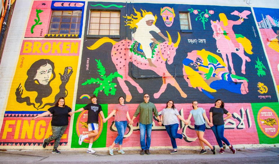 Street Art Photoshoot 📸💕🛴 Scooter Tour & BBQ Lunch - Customer Rating