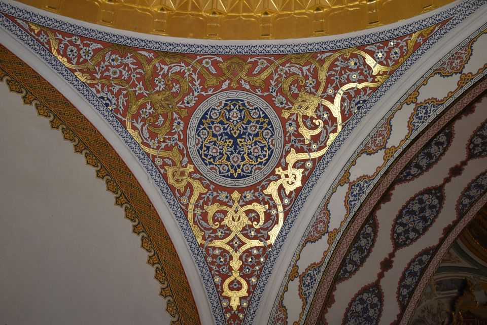 Topkapi Palace Tour: Scenes of the Ottoman Empire - Glimpses Into Sultans Secluded Lives