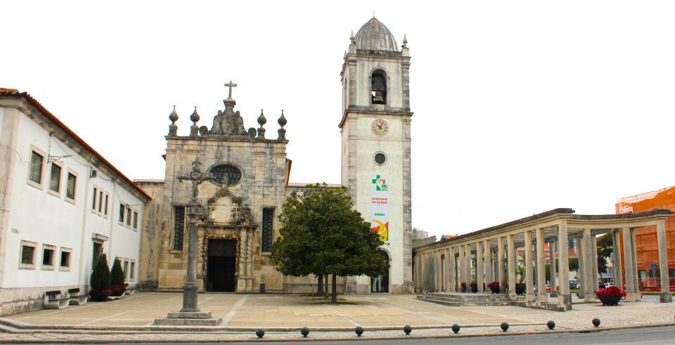 Tuk Tuk Tour in Aveiro - Discovering Art Nouveau Architecture