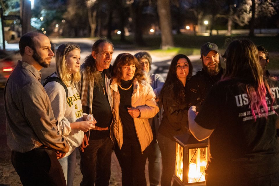 Williamsburg: Colonial Ghosts Ultimate Dead of Night Tour - Tales of Haunting Figures