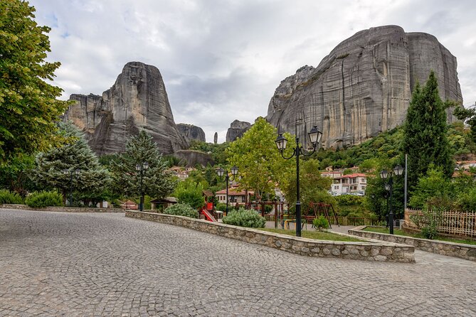 2-Day Delphi Meteora Tour From Athens - Customer Reviews and Feedback