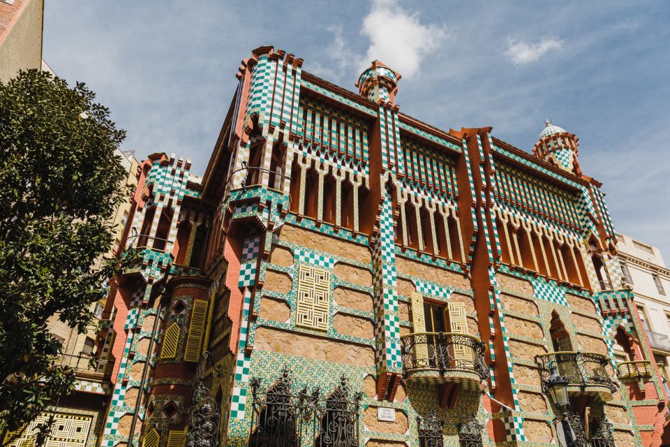 Barcelona: Guided Gaudi Tour to Sagrada, Houses & Park Guell - Reserve Now & Pay Later