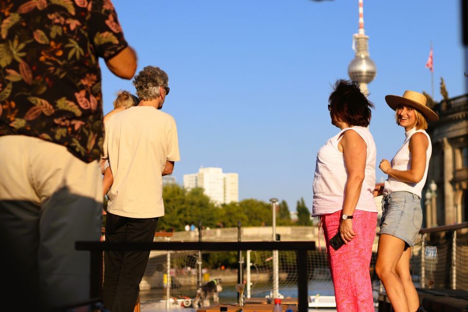 Berlin: Evening Sightseeing River Cruise on the Spree - Unique Selling Points