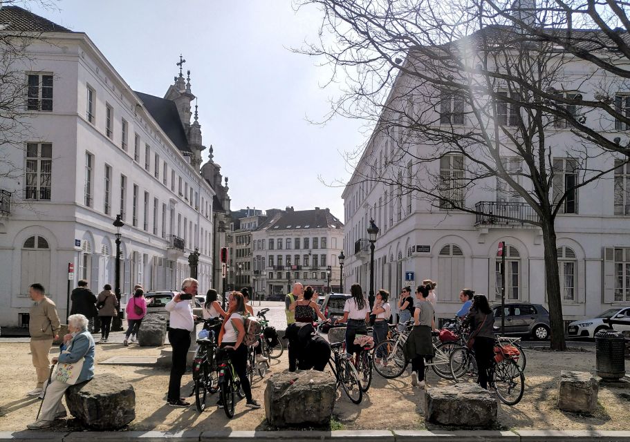 Brussels: Highlights and Hidden Gems Bike Tour - Quality Bikes and Intimate Groups