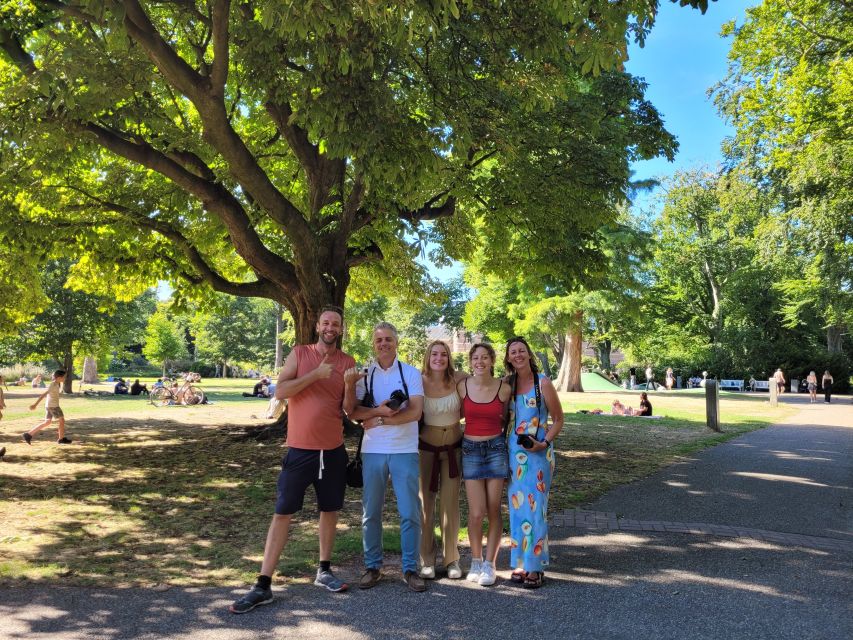 Centre the Hague on Foot With Wonderful Storyteller - 2hr - Drop-off Locations