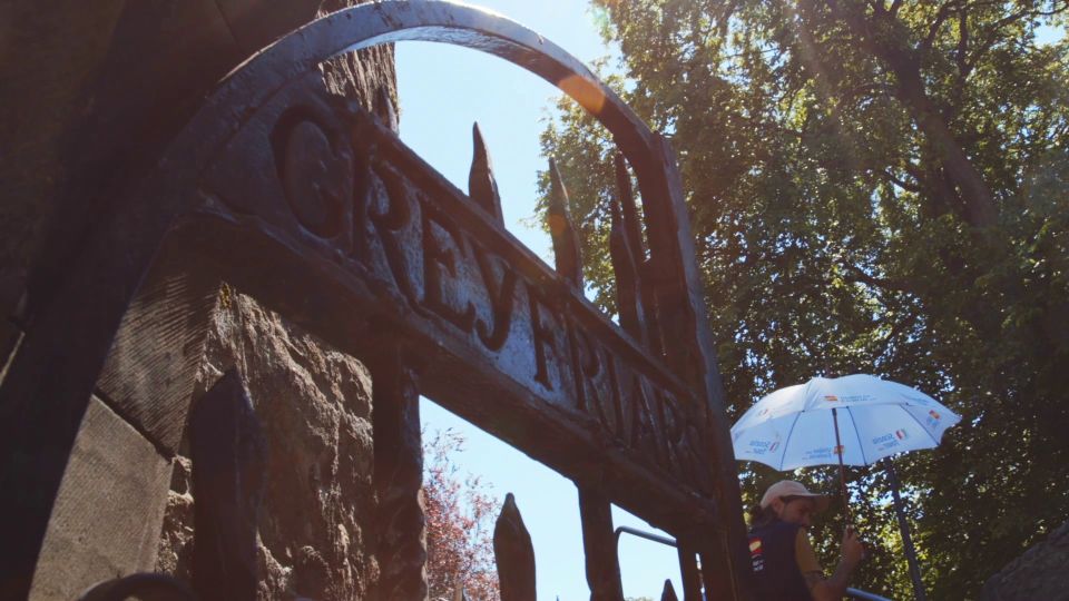 Edinburgh: 2-Hour Ghost Tour in English - Old Town Chills