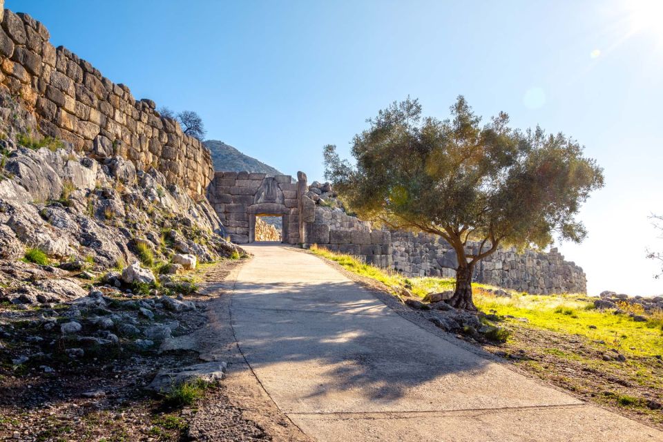 From Athens: 4 Day Private Trip to Mycenae, Delphi & Meteora - Meteora Monasteries and Thermopylae