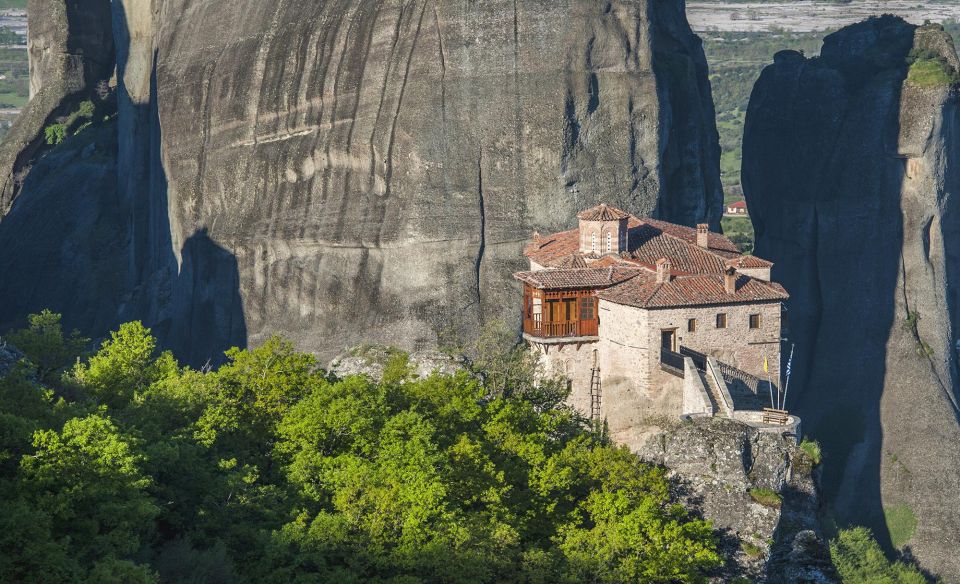 From Athens: Meteora Full-Day Trip With Guide on Luxury Bus - Lunch and Breaks