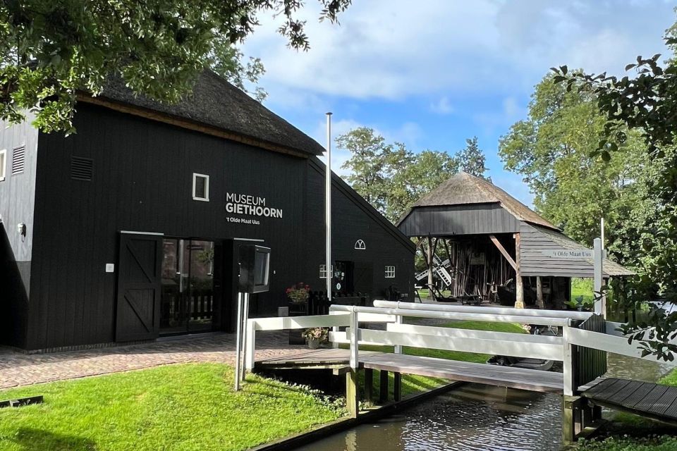 Giethoorn: Highlights & History Self-Guided Walking Tour - Tour Details