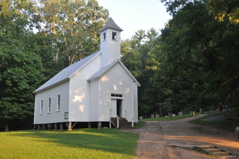 Great Smoky Mountains NP & Cades Cove Self-Guided Tour - Navigating the Park