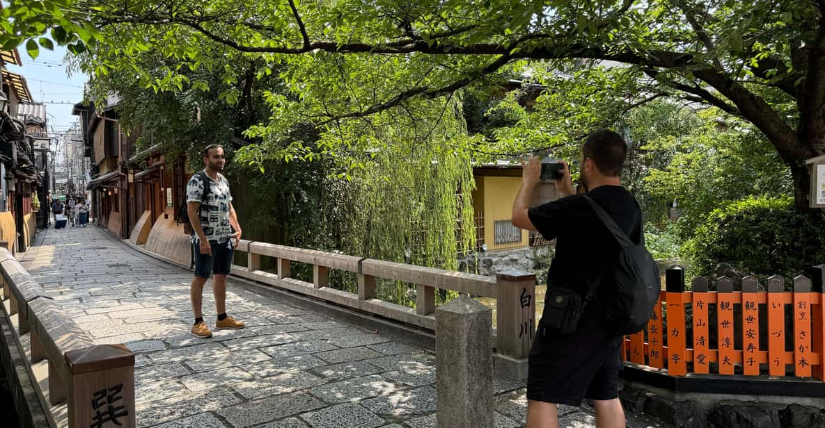 Kyoto: Delve Into the Culture of Geisha in Hanamachi, Gion - Taking in Gions Timeless Charm