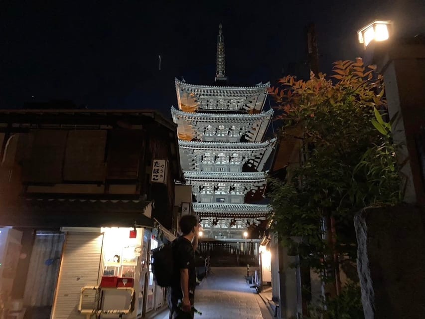 Kyoto: Nighttime Walking Tour in Gion Area With Sake in Hand - Discovering Shinto and Buddhist Beliefs