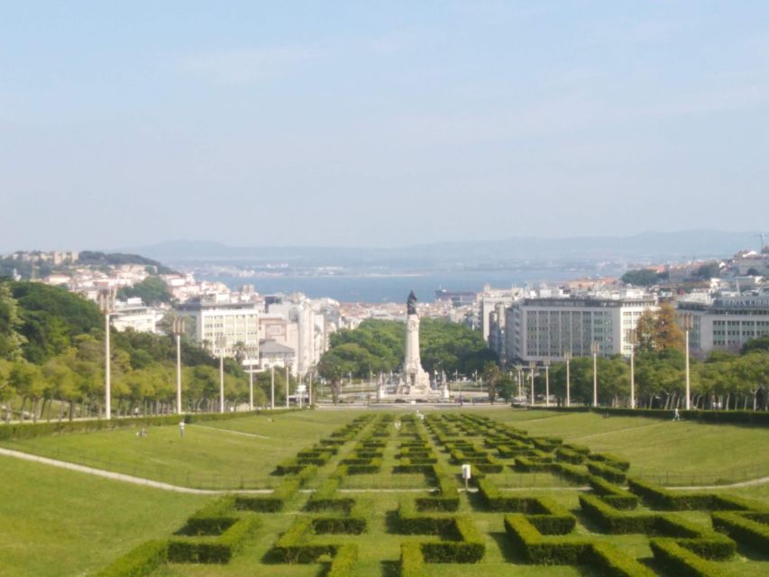 Lisbon Small Group Tour: the City of 7 Hills + King Crist - Explore Local Gastronomy