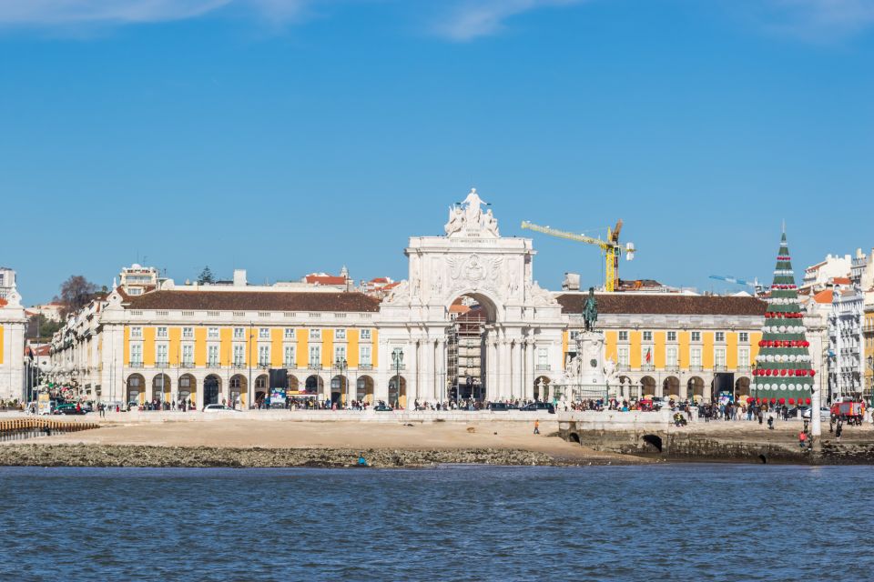 Lisbon: Tagus River Yellow Boat Cruise - Included Amenities