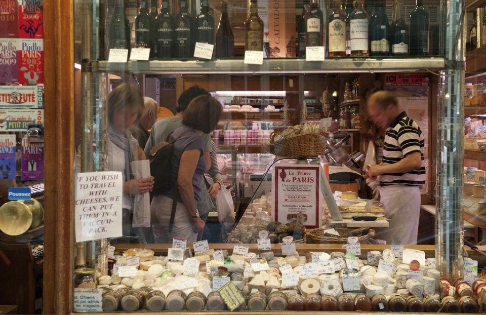 Paris Best Ever Food 2h30 Walking Tour - Unique Produce Sampled