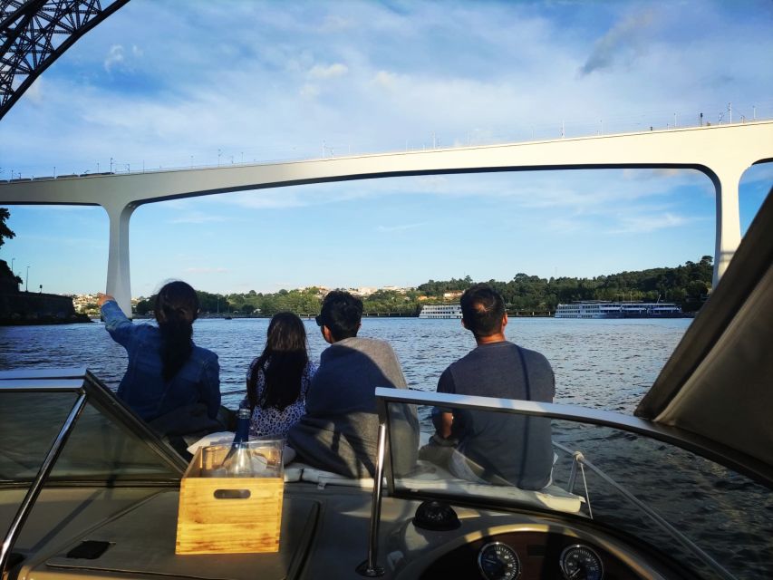 Porto: 6 Bridges on a Private Boat Tour 1h30m Sunset Option - Boat Tour Experience