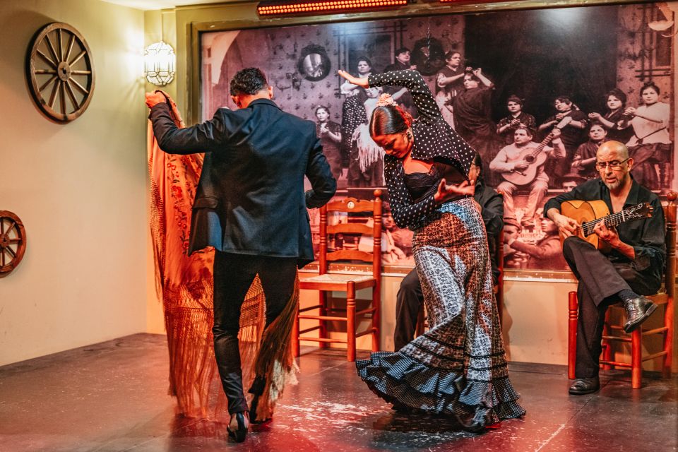 Seville: Flamenco Show With Andalusian Dinner at La Cantaora - Tips for Attendees