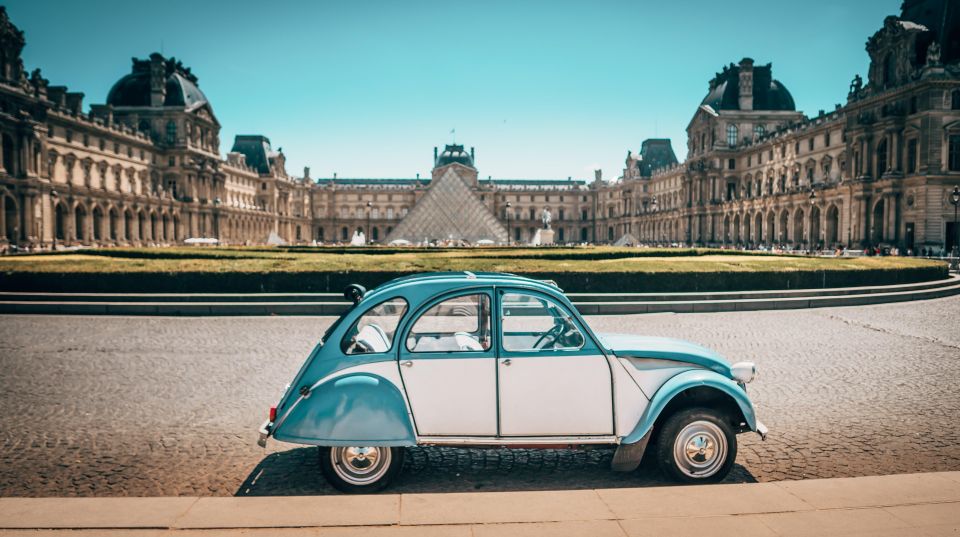 Tour of Paris in Citroën 2CV - Vintage 2CV Experience